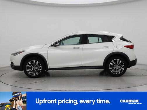 2017 INFINITI QX30 Premium