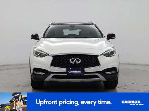 2017 INFINITI QX30 Premium