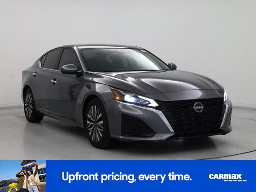 Gray 2023 Nissan Altima SV
