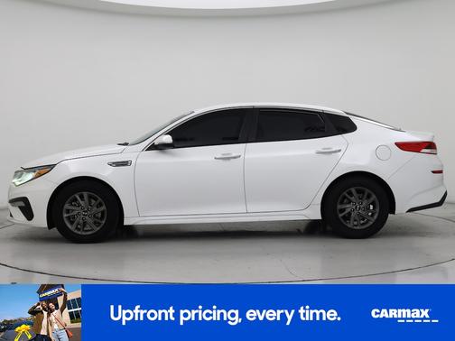 White 2019 Kia Optima LX