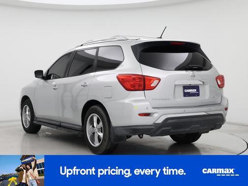 2017 Nissan Pathfinder SV
