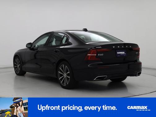 2022 Volvo S60 B5 Momentum