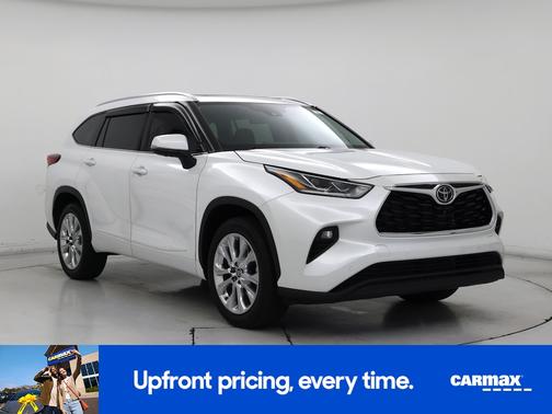 White 2023 Toyota Highlander Limited