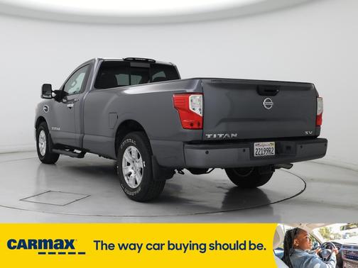 2017 Nissan Titan SV