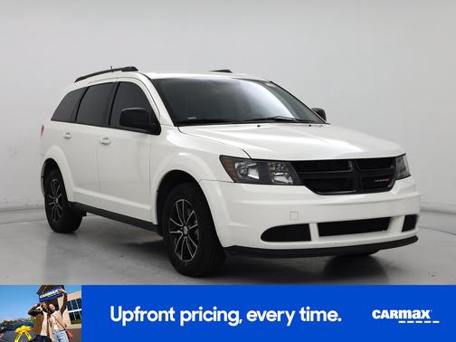 White 2017 Dodge Journey SE