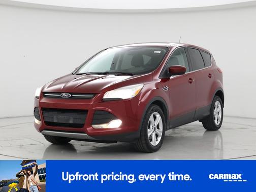 Red 2015 Ford Escape SE