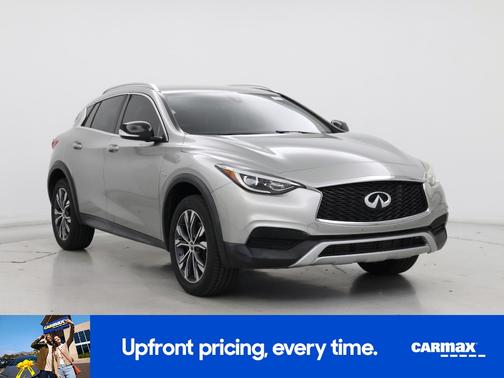 2017 INFINITI QX30 Luxury