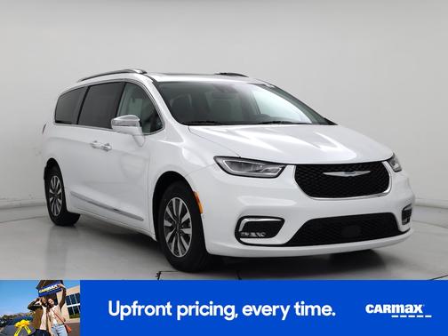 White 2021 Chrysler Pacifica Hybrid Limited