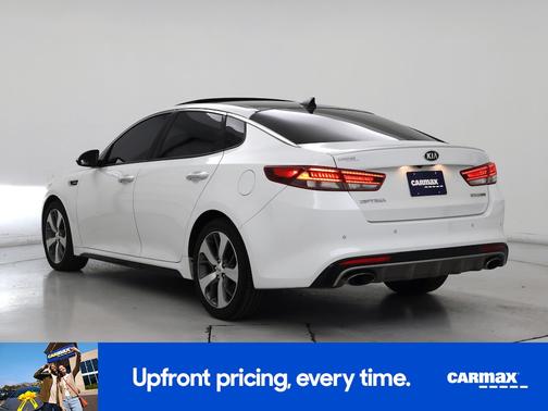 White 2016 Kia Optima SX