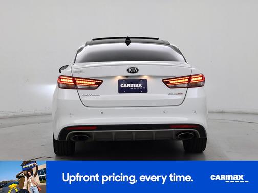 White 2016 Kia Optima SX