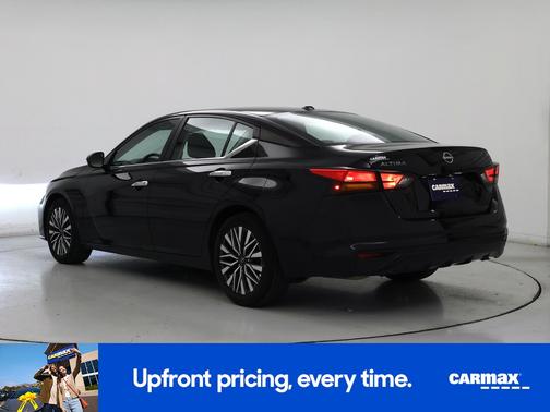 Black 2025 Nissan Altima SV
