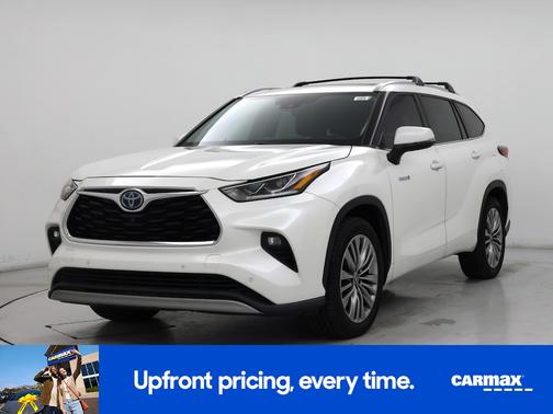 White 2021 Toyota Highlander Hybrid Platinum