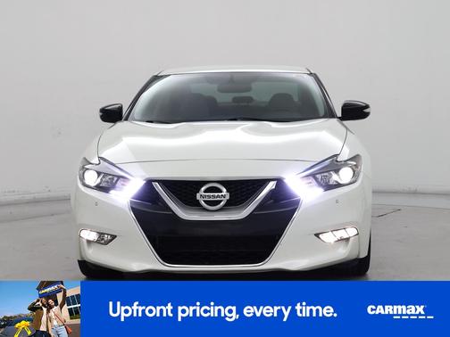 White 2017 Nissan Maxima SV
