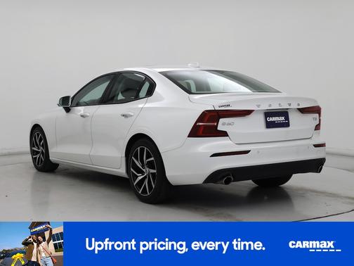 2020 Volvo S60 T5 Momentum