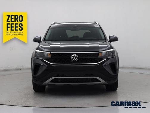 Gray 2023 Volkswagen Taos SE