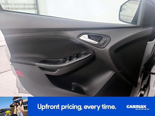 Silver 2016 Ford Focus SE