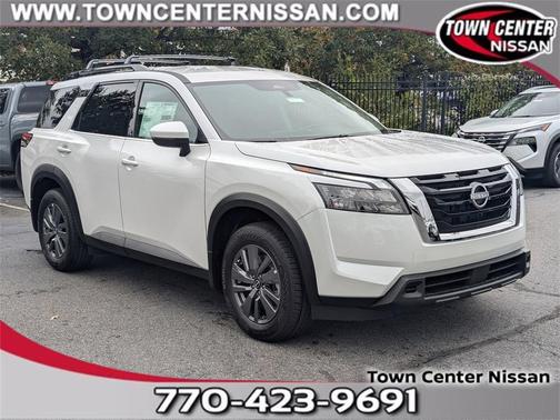 2025 Nissan Pathfinder SV