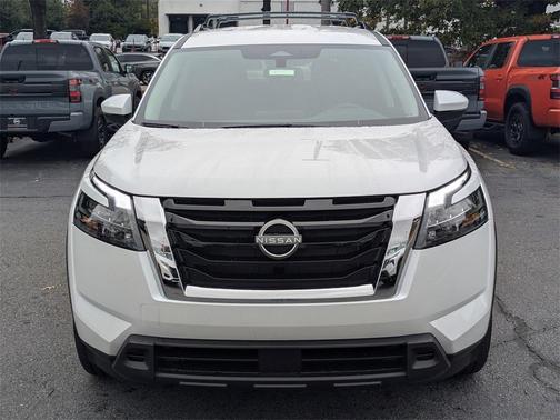 2025 Nissan Pathfinder SV