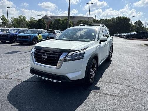 2024 Nissan Pathfinder Platinum