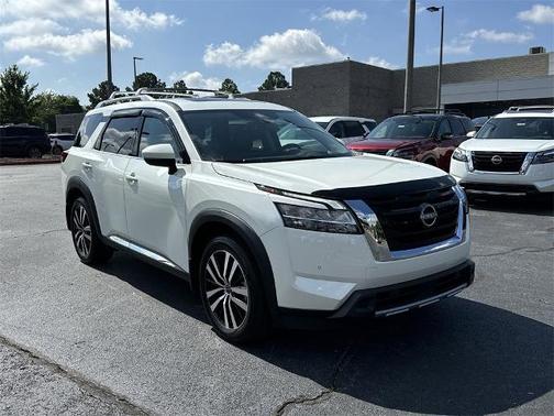 2024 Nissan Pathfinder Platinum