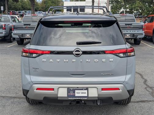 2025 Nissan Pathfinder Platinum