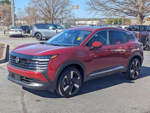 2025 Nissan Kicks SR