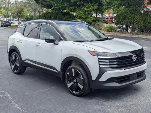 2025 Nissan Kicks SR