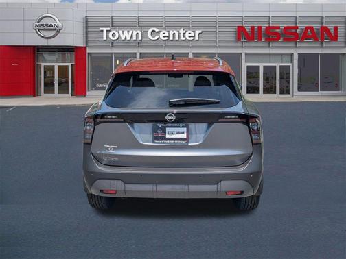 2t Gun Red Roof 2026 Nissan Kicks SV
