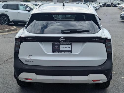 2026 Nissan Kicks SV