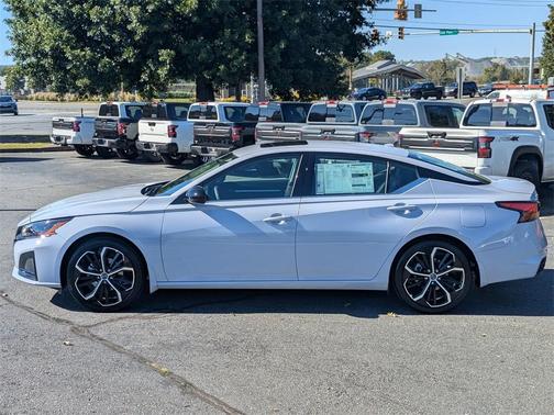 2025 Nissan Altima SR