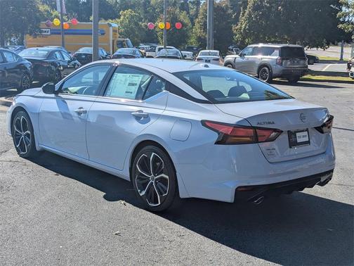 2025 Nissan Altima SR
