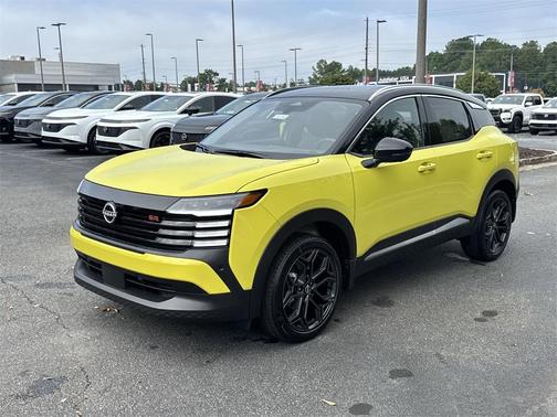 2025 Nissan Kicks SR