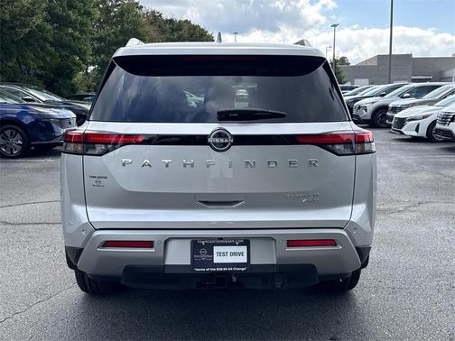 2025 Nissan Pathfinder Platinum
