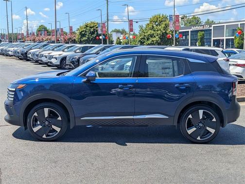 2025 Nissan Kicks SR