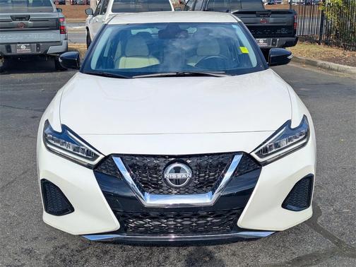 2023 Nissan Maxima SV