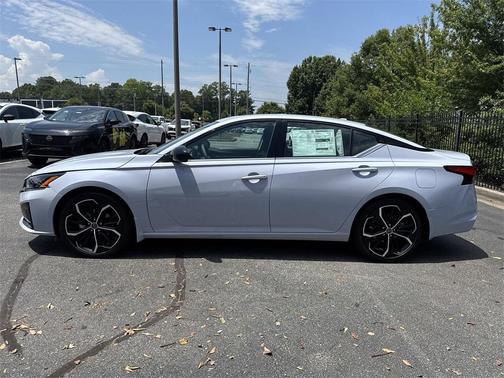 2025 Nissan Altima SR