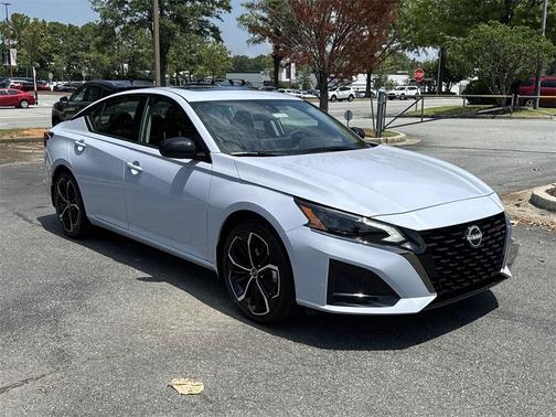 2025 Nissan Altima SR