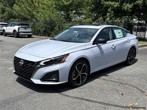 2025 Nissan Altima SR