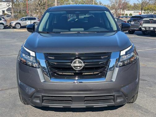 2024 Nissan Pathfinder S