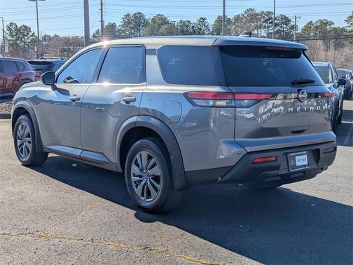2024 Nissan Pathfinder S