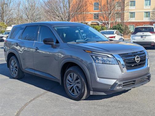 2024 Nissan Pathfinder S
