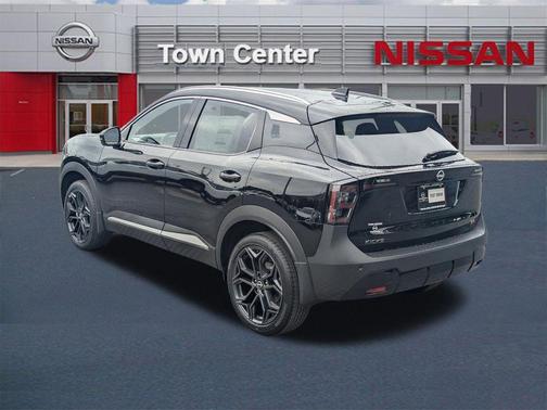 Super Black 2026 Nissan Kicks SR