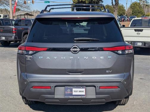 2024 Nissan Pathfinder SV
