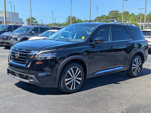 2023 Nissan Pathfinder Platinum