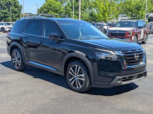 2023 Nissan Pathfinder Platinum