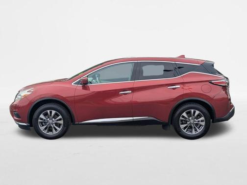 Red 2017 Nissan Murano S