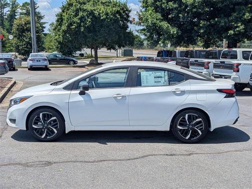2025 Nissan Versa 1.6 SR
