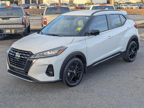 2024 Nissan Kicks SR