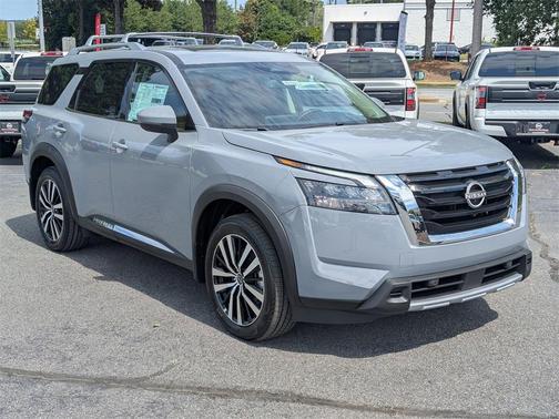 2025 Nissan Pathfinder Platinum