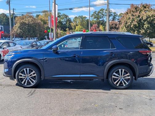 2025 Nissan Pathfinder Platinum